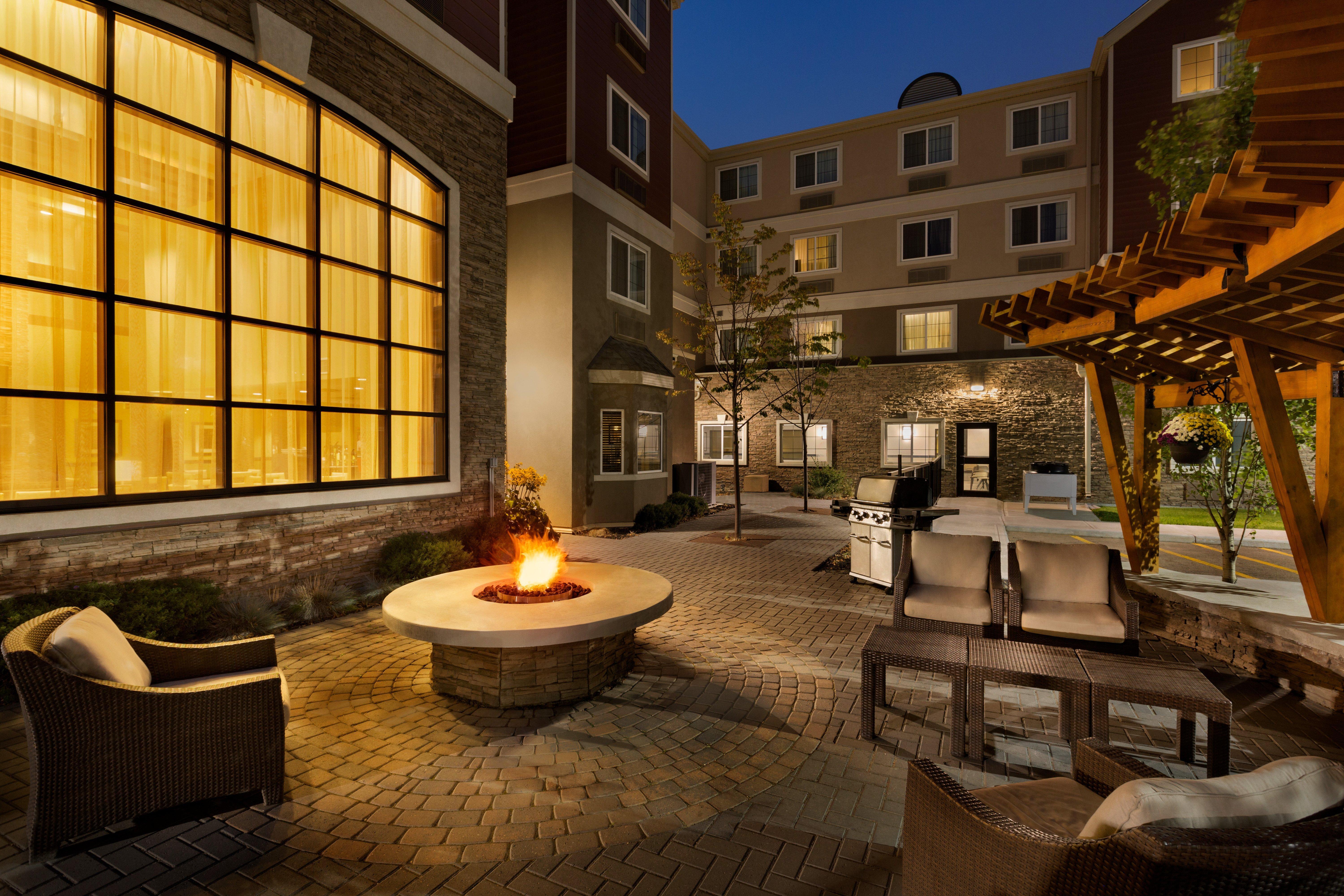 Staybridge Suites West Edmonton By Ihg Eksteriør billede